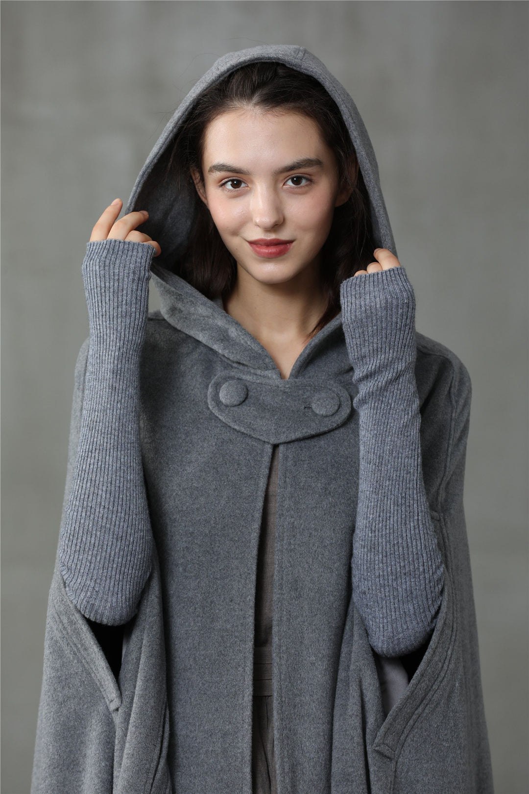 OUTLANDER GRAY WOOL CLOAK COAT