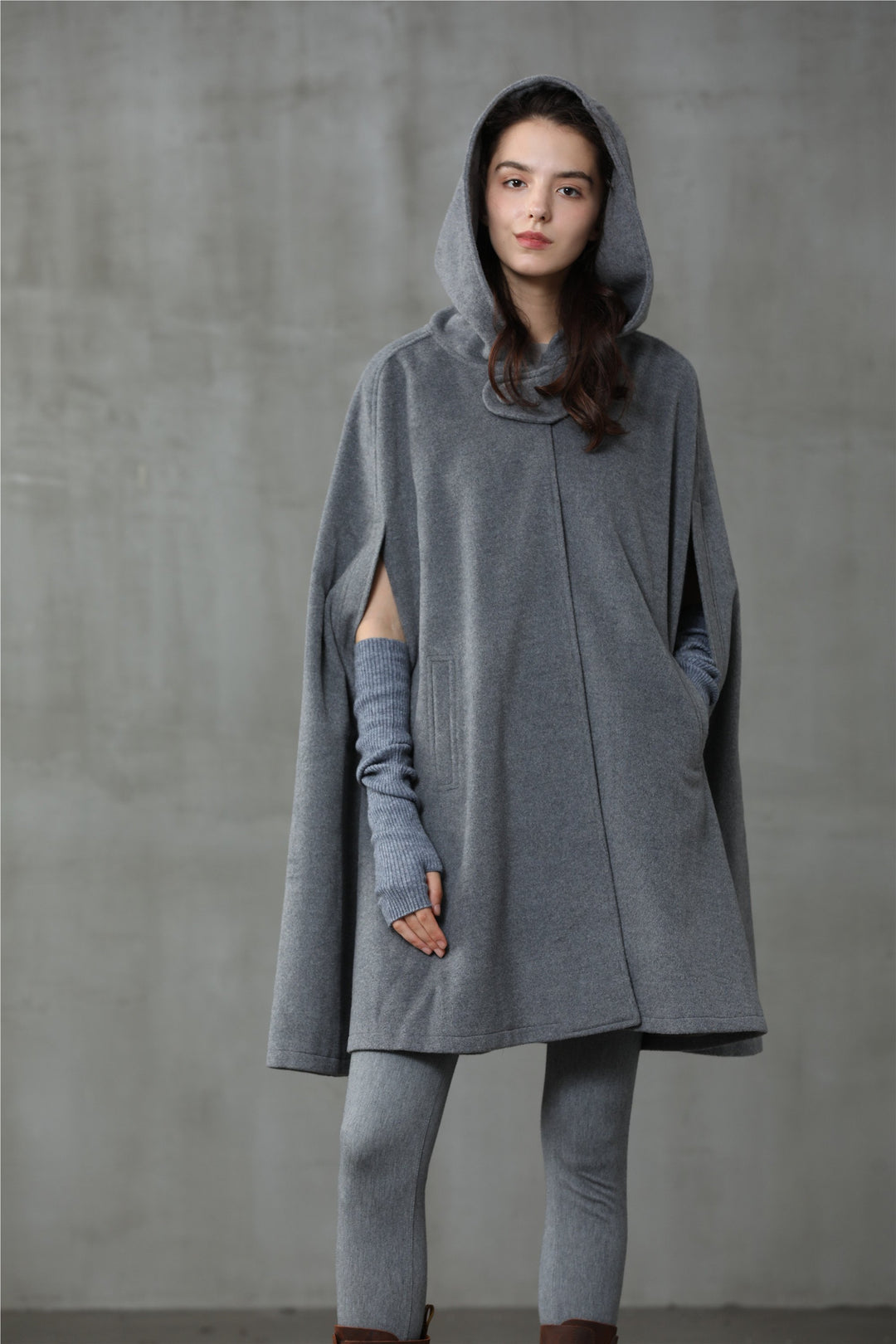 THE NEW YORKER | GRAY HOODED CASHMERE CAPE