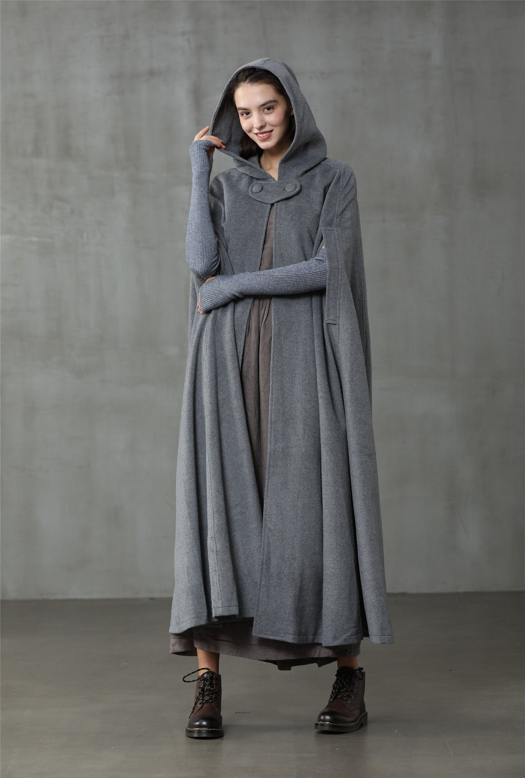 OUTLANDER GRAY WOOL CLOAK COAT