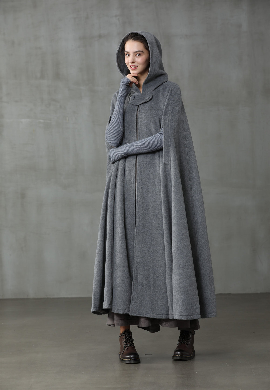 OUTLANDER GRAY WOOL CLOAK COAT