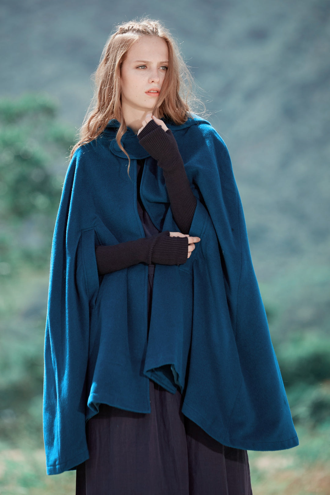 THE NEW YORKER | RED HOODED CASHMERE CAPE