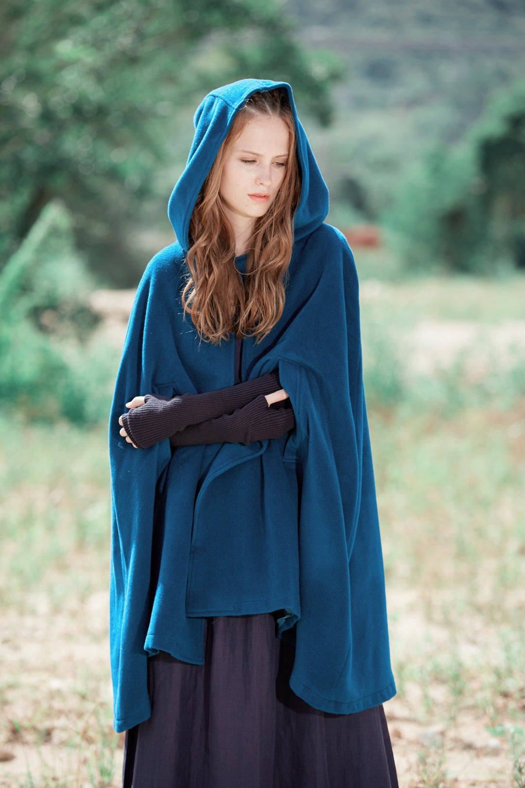 THE NEW YORKER | NAVY HOODED CASHMERE CAPE