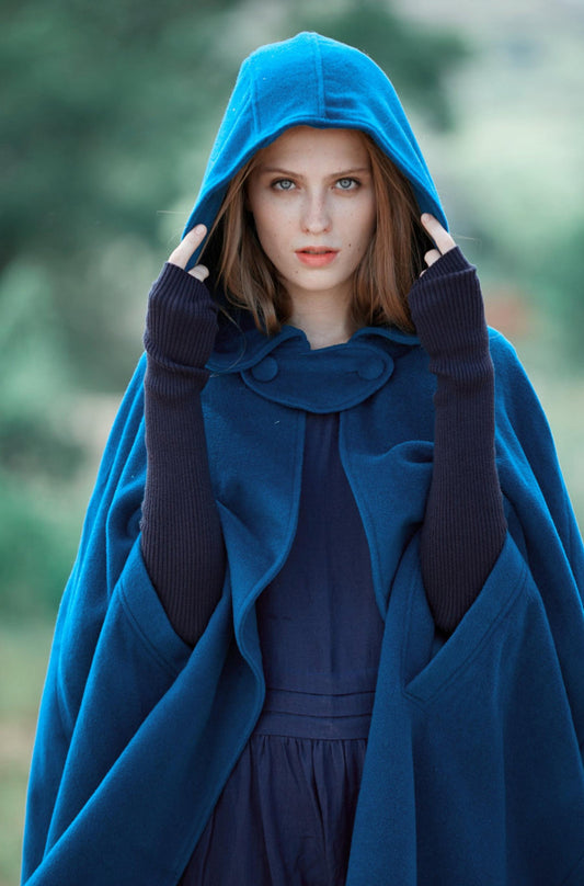 THE NEW YORKER | NAVY HOODED CASHMERE CAPE