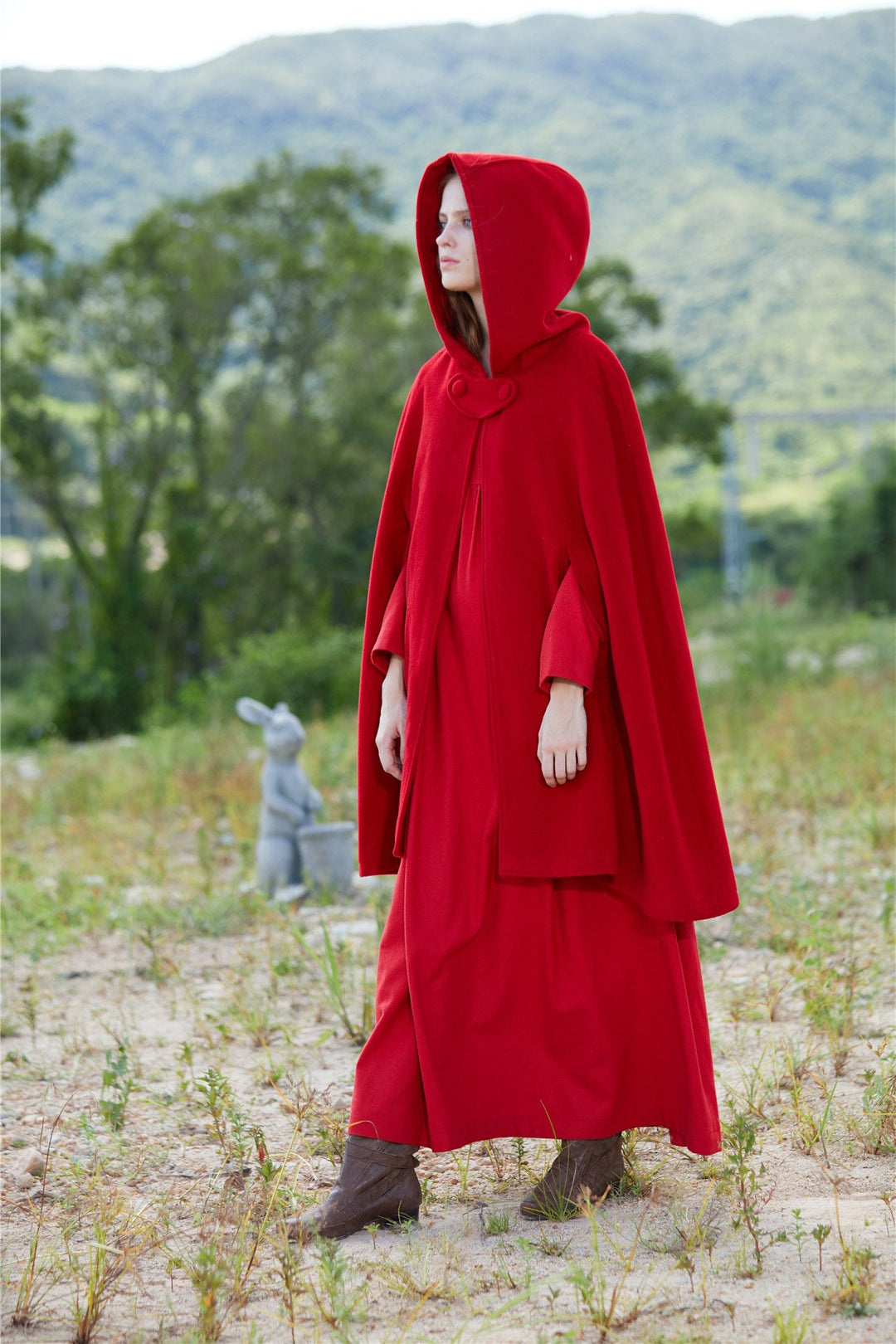THE NEW YORKER | RED HOODED CASHMERE CAPE