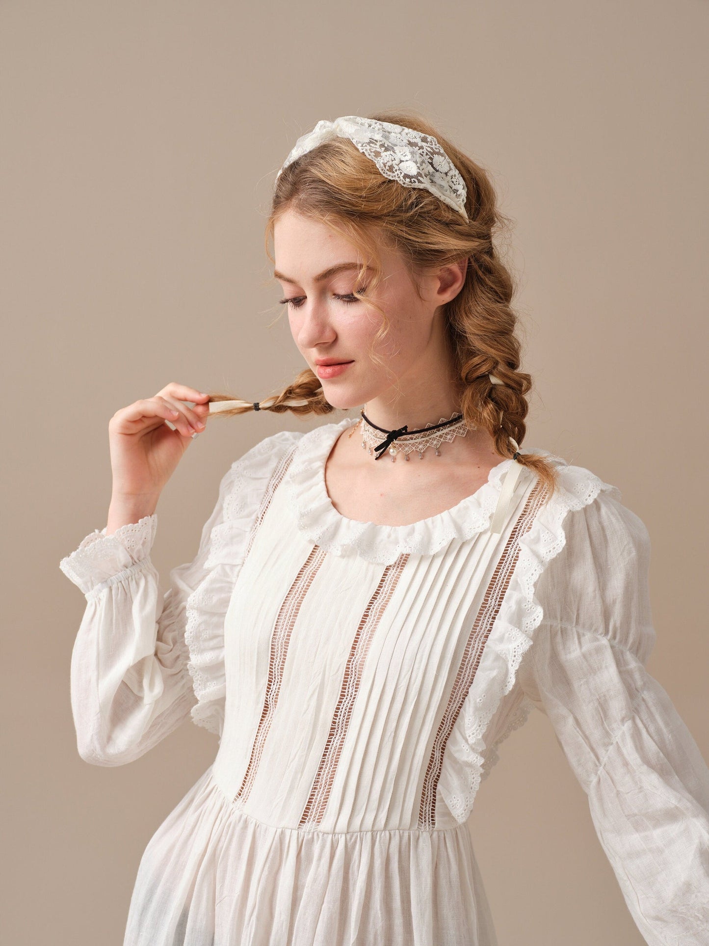 JASMINE ROMANTIC LINEN DRESS WITH FRENCH LACE