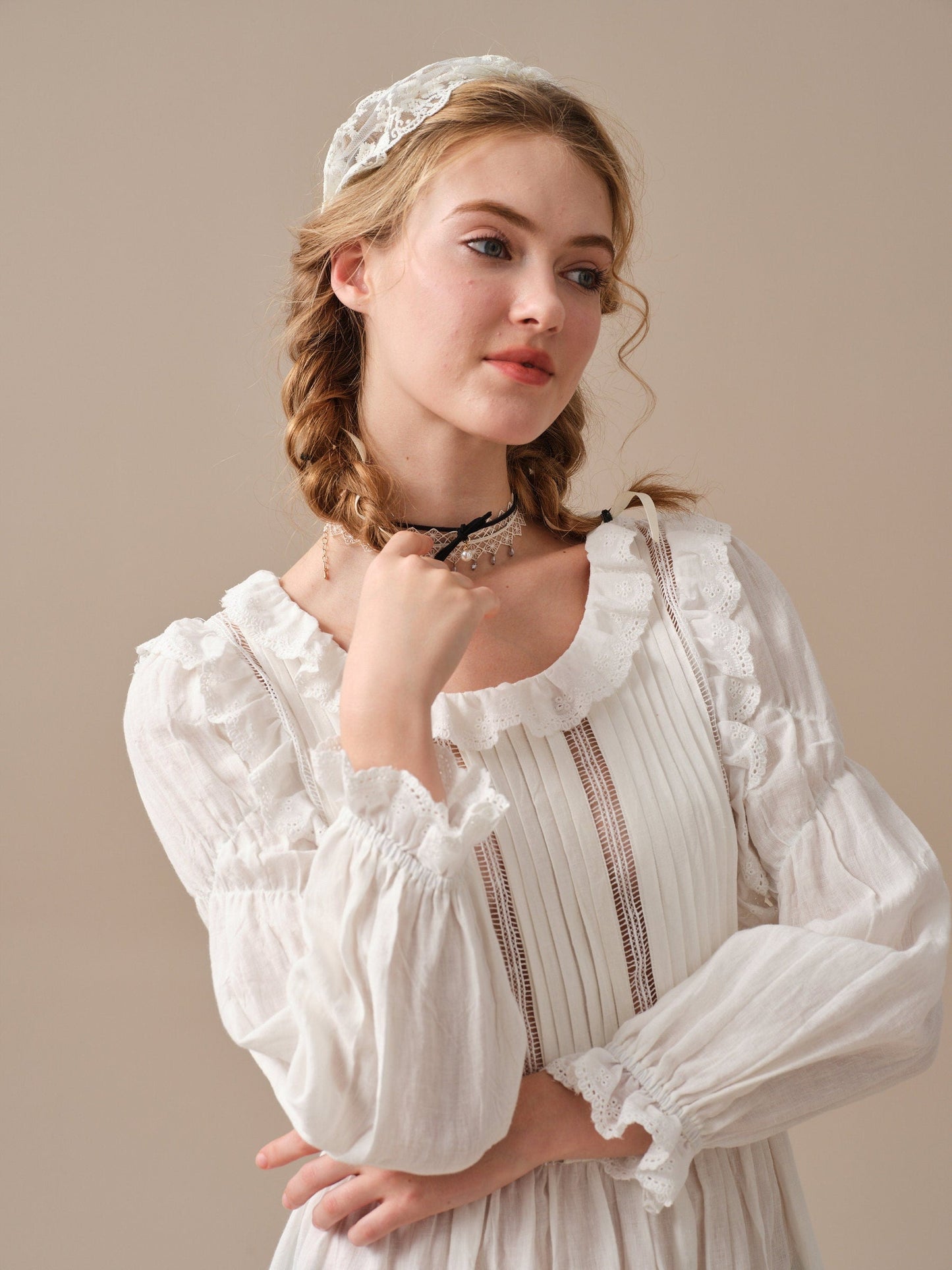 JASMINE ROMANTIC LINEN DRESS WITH FRENCH LACE