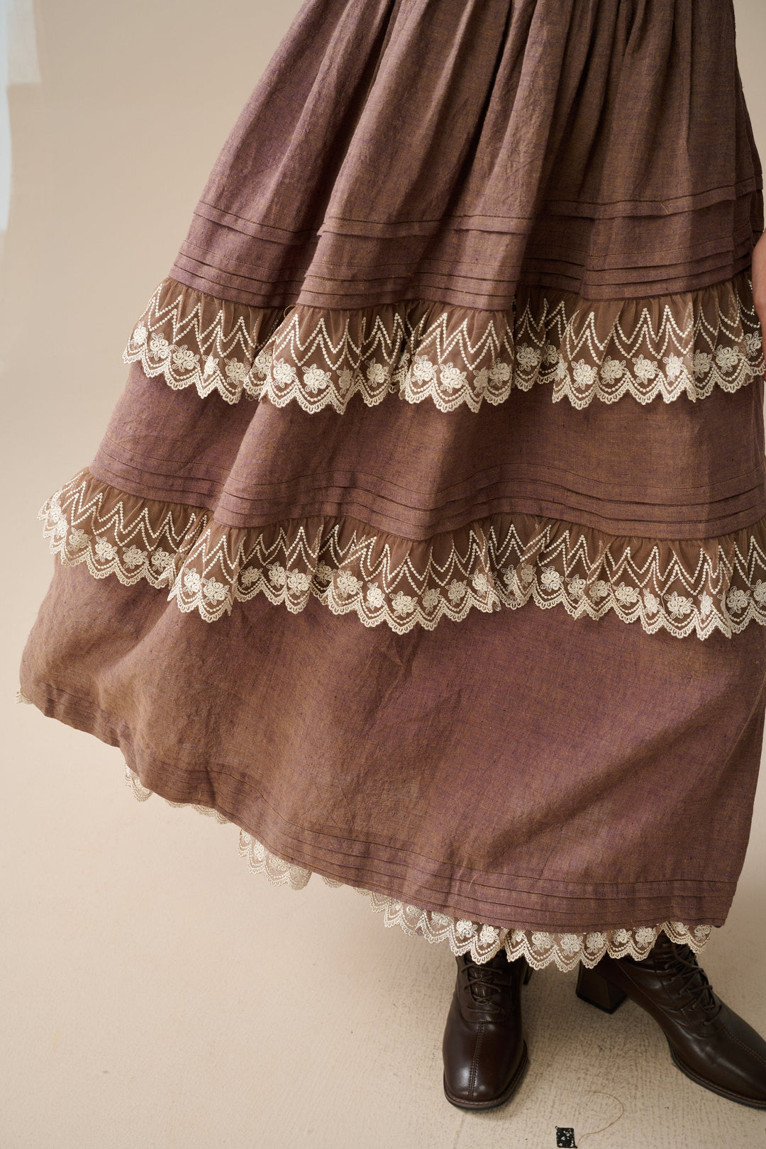 MONICA LAYERED LINEN SKIRT WITH LACE