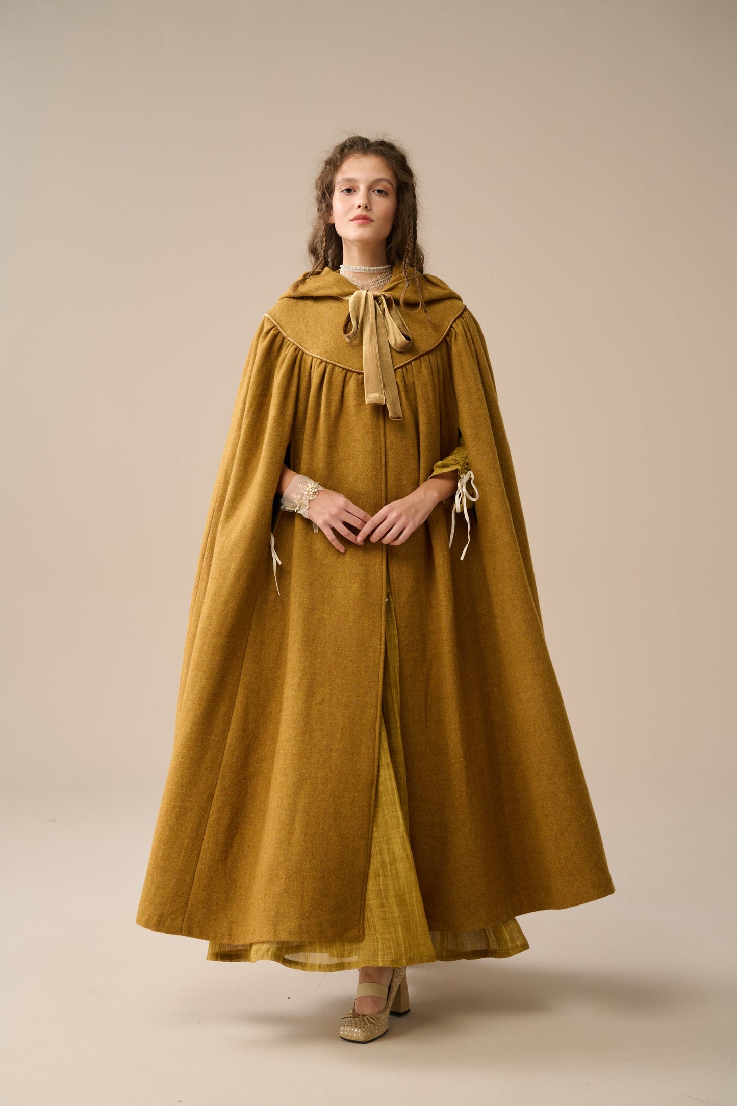 PERFUMER AMBER GOLD HOODED WOOL CLOAK