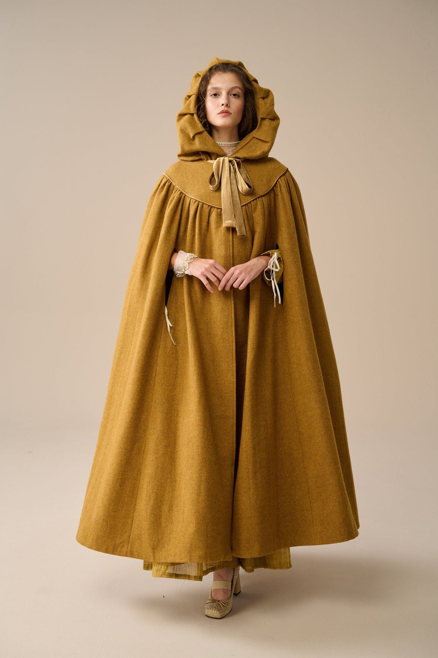 PERFUMER AMBER GOLD HOODED WOOL CLOAK