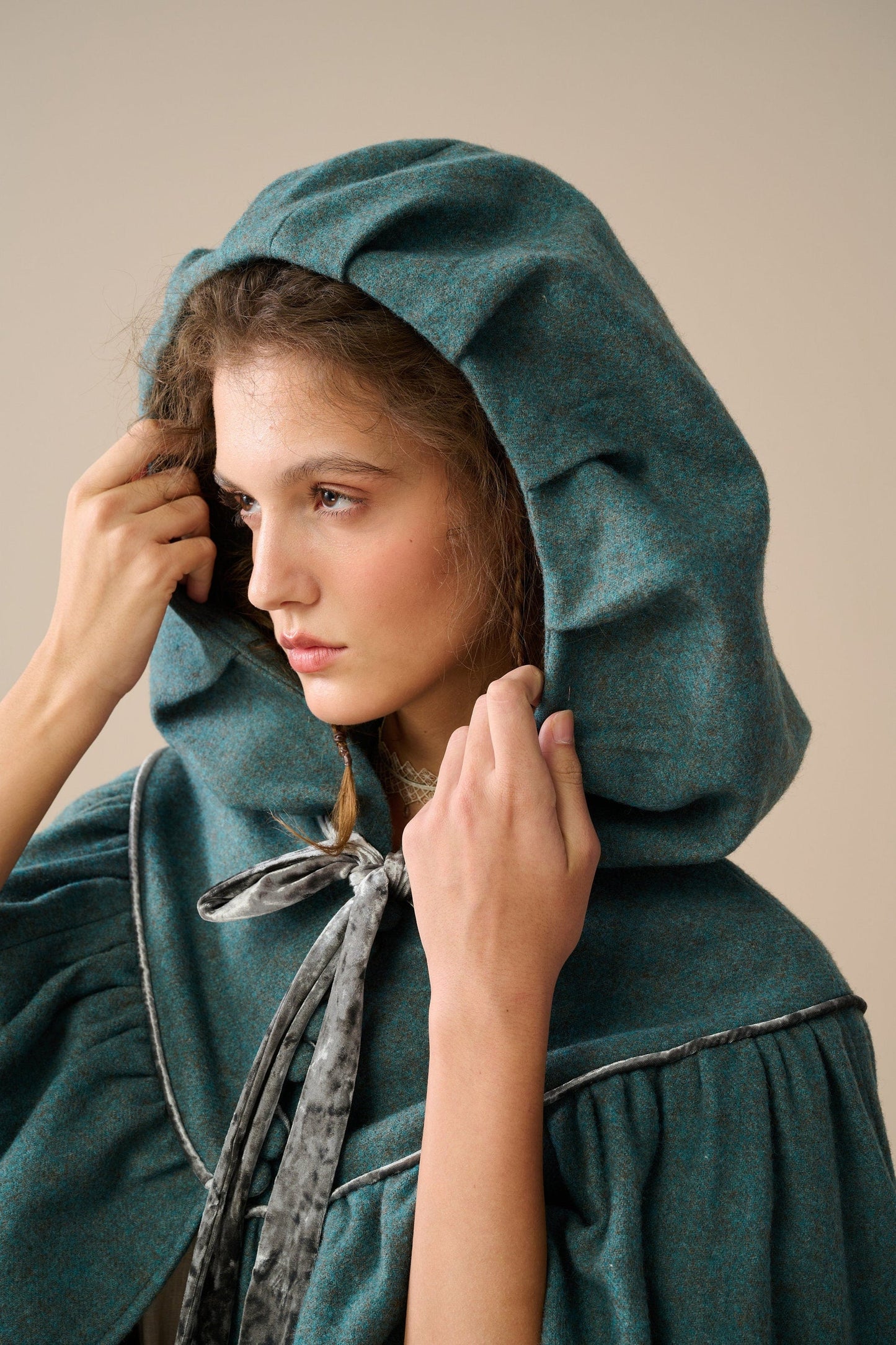 PERFUMER DEEP SEA GREEN HOODED WOOL CLOAK