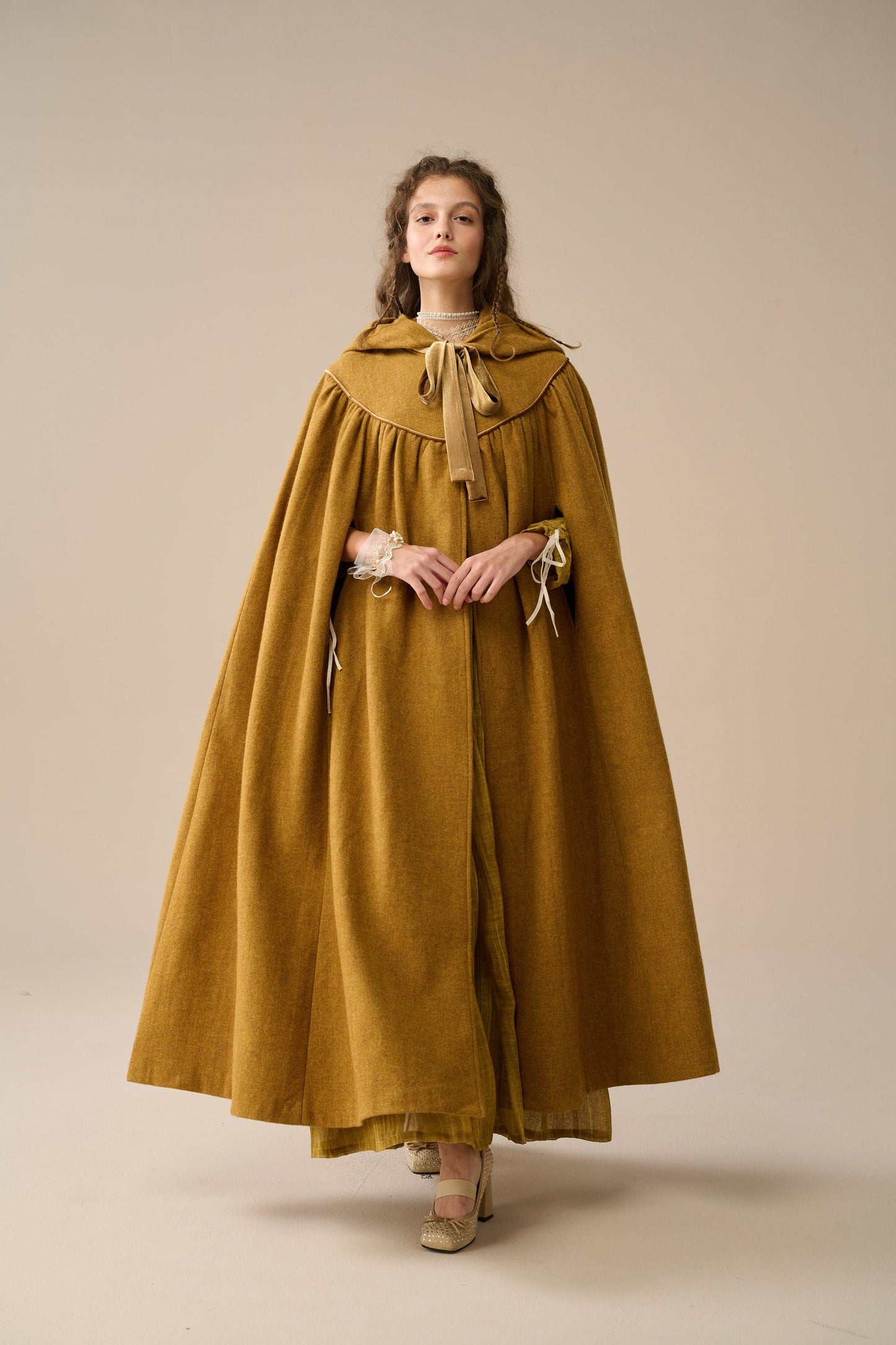 PERFUMER AMBER GOLD HOODED WOOL CLOAK