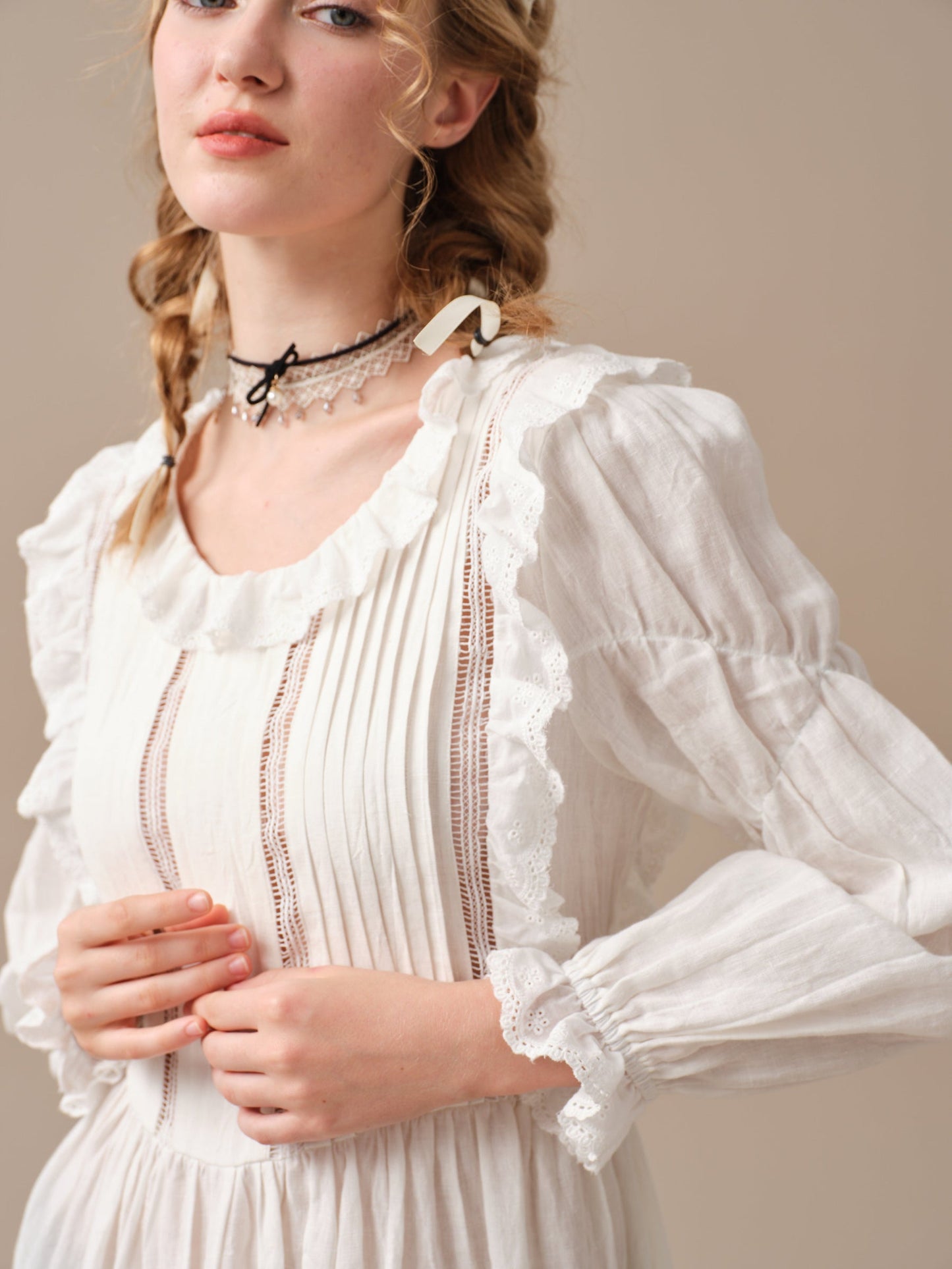 JASMINE ROMANTIC LINEN DRESS WITH FRENCH LACE