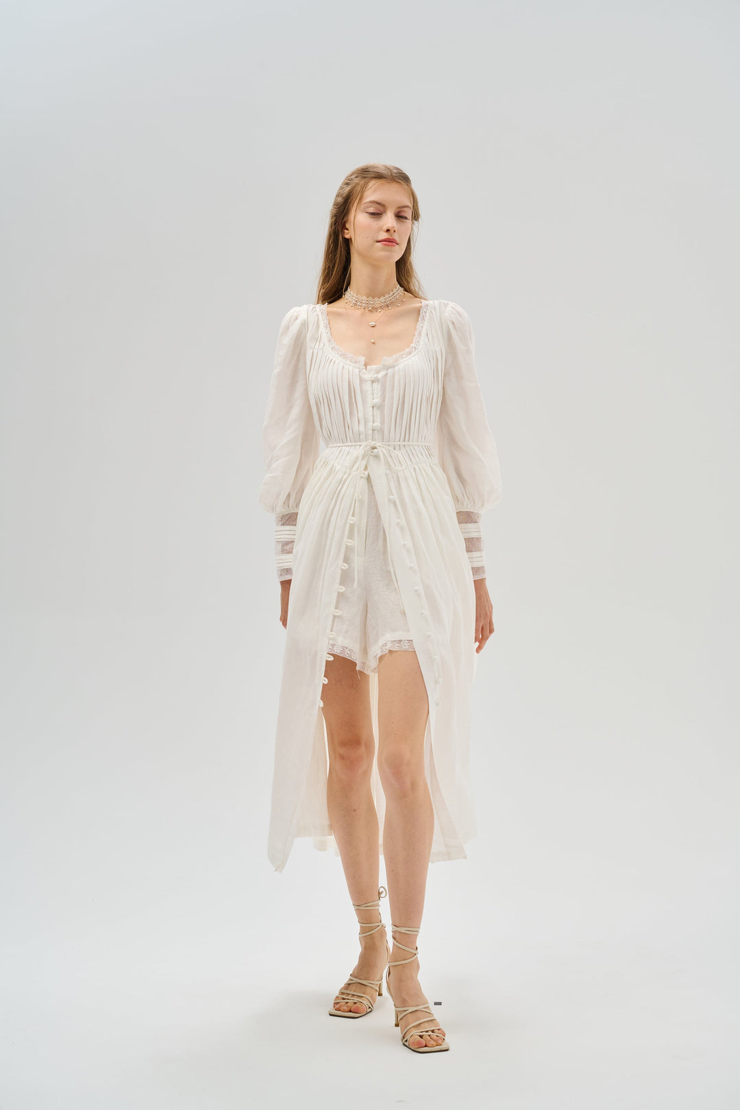 CANNA 100% LINEN SHORT WITH LACE