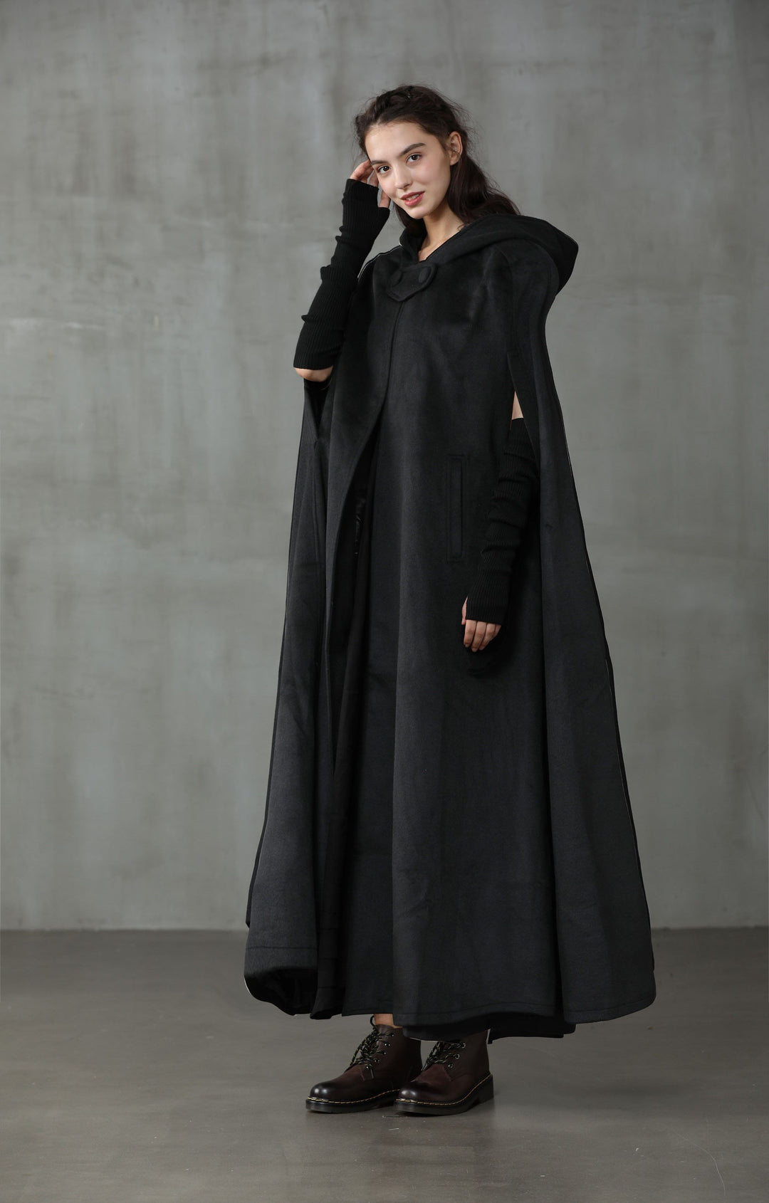 OUTLANDER GRAY WOOL CLOAK COAT
