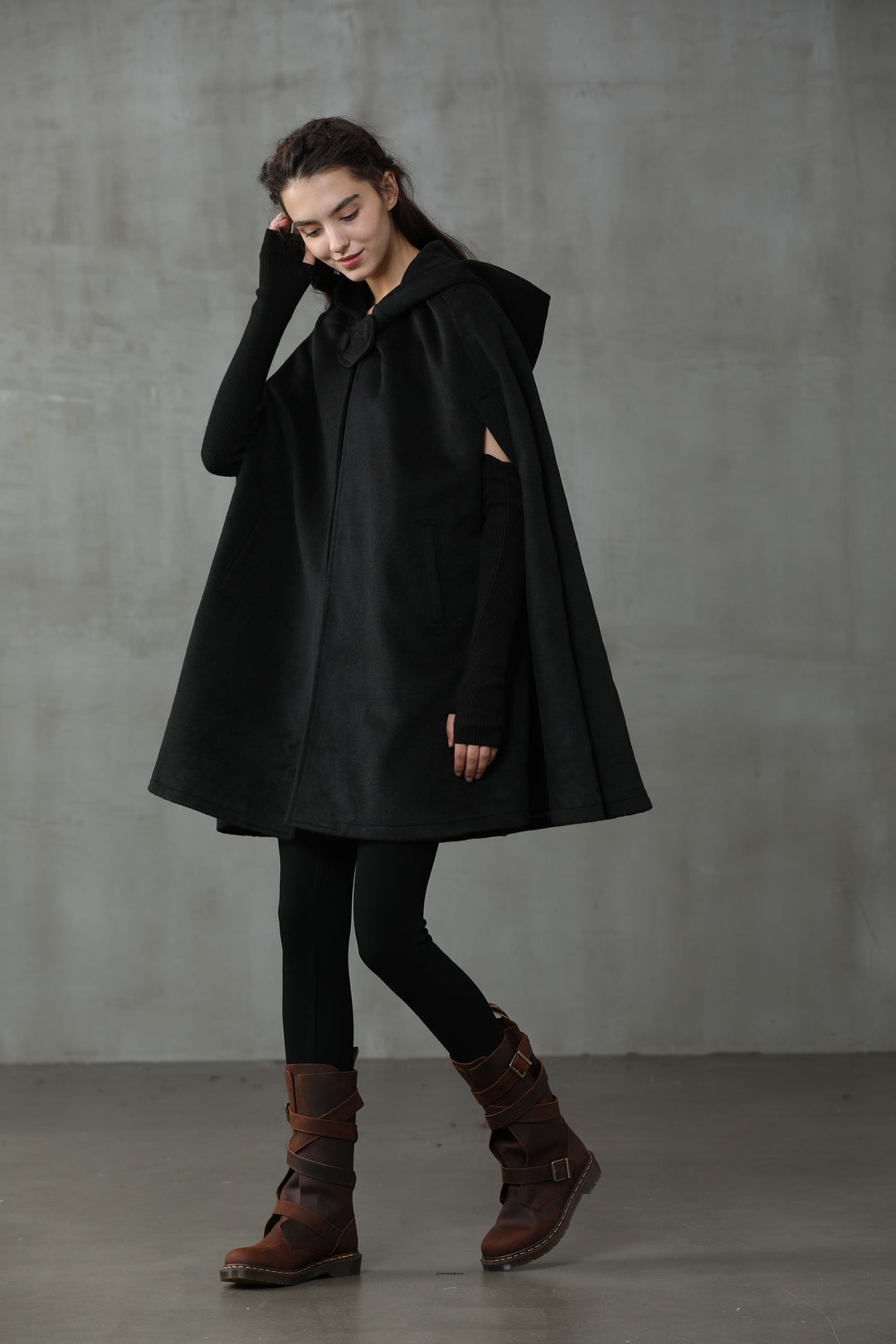 THE NEW YORKER | BLACK HOODED CASHMERE CAPE