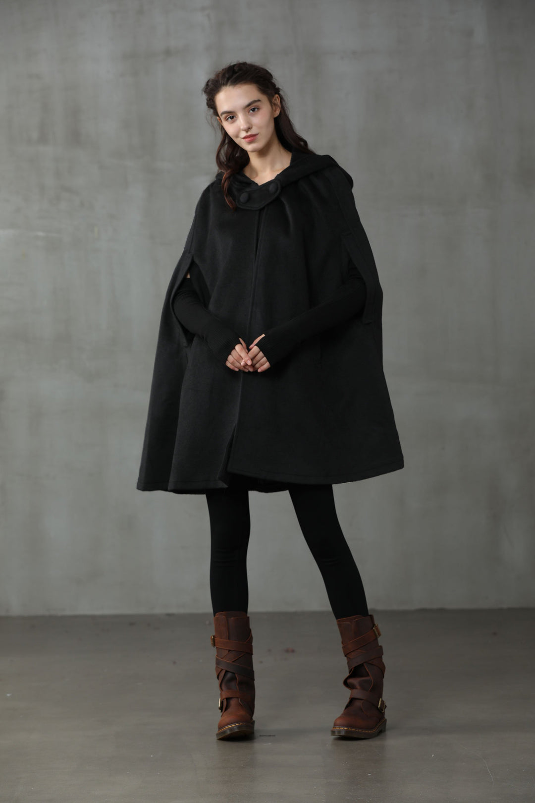 THE NEW YORKER | BLACK HOODED CASHMERE CAPE
