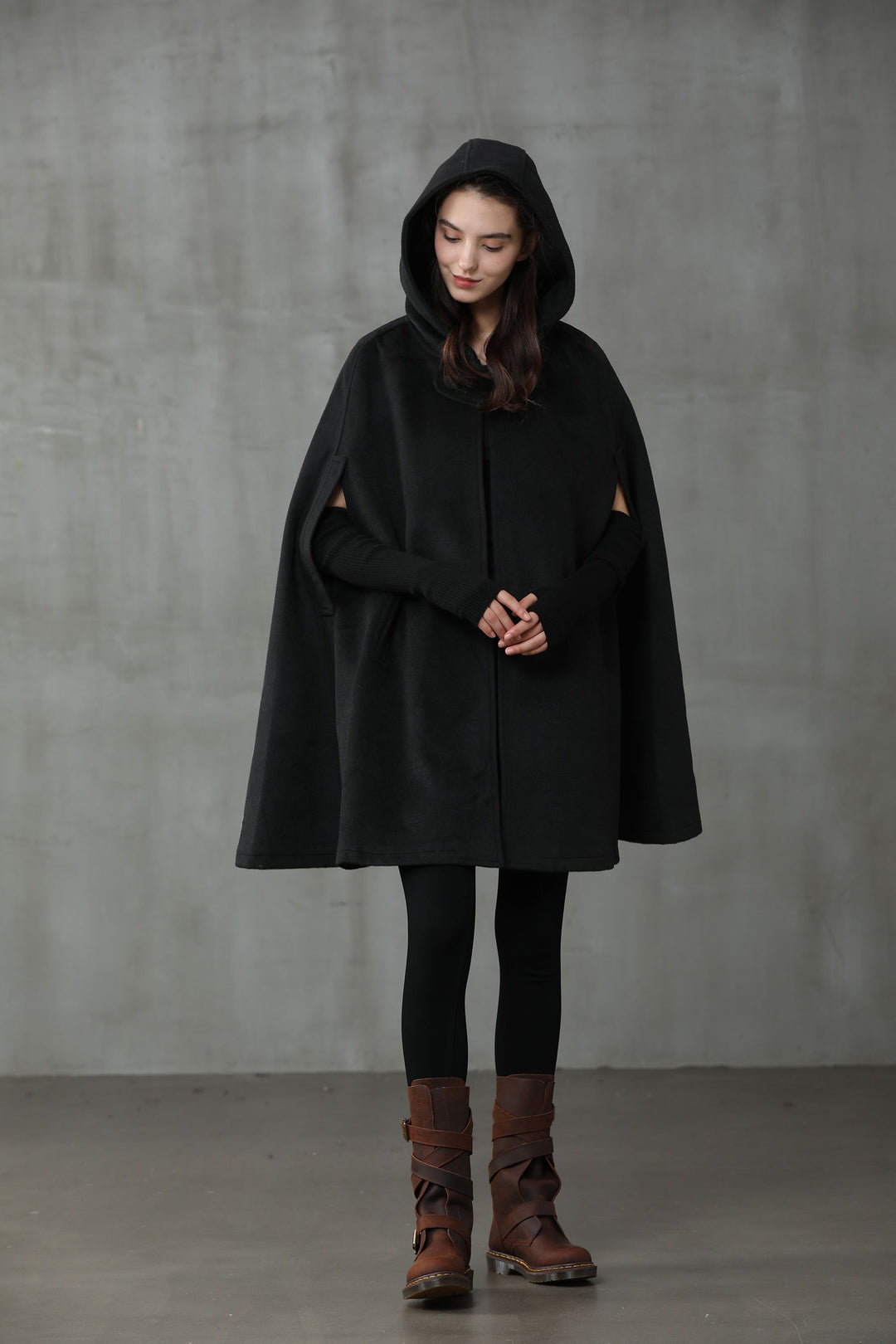 THE NEW YORKER | BLACK HOODED CASHMERE CAPE