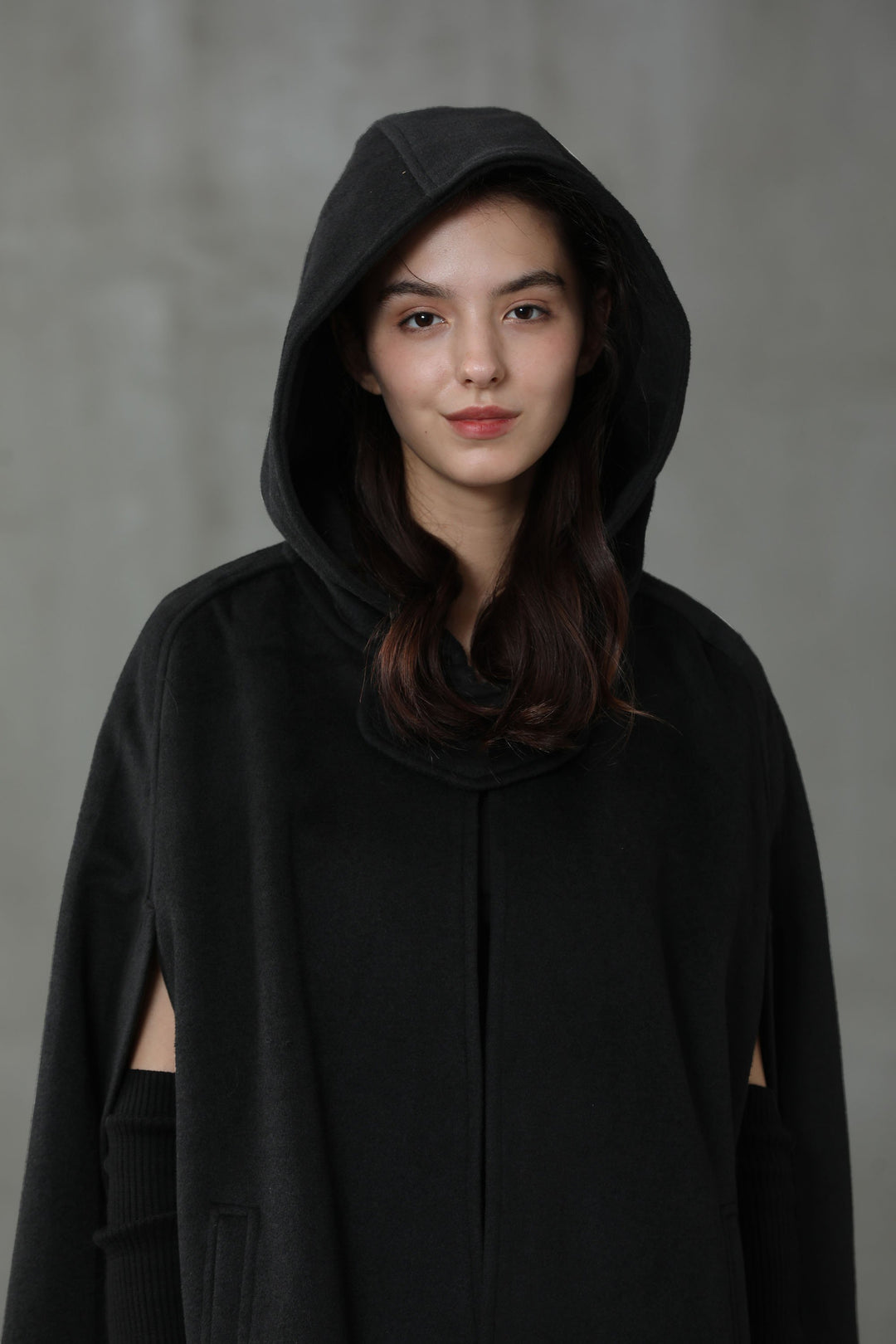 THE NEW YORKER | BLACK HOODED CASHMERE CAPE