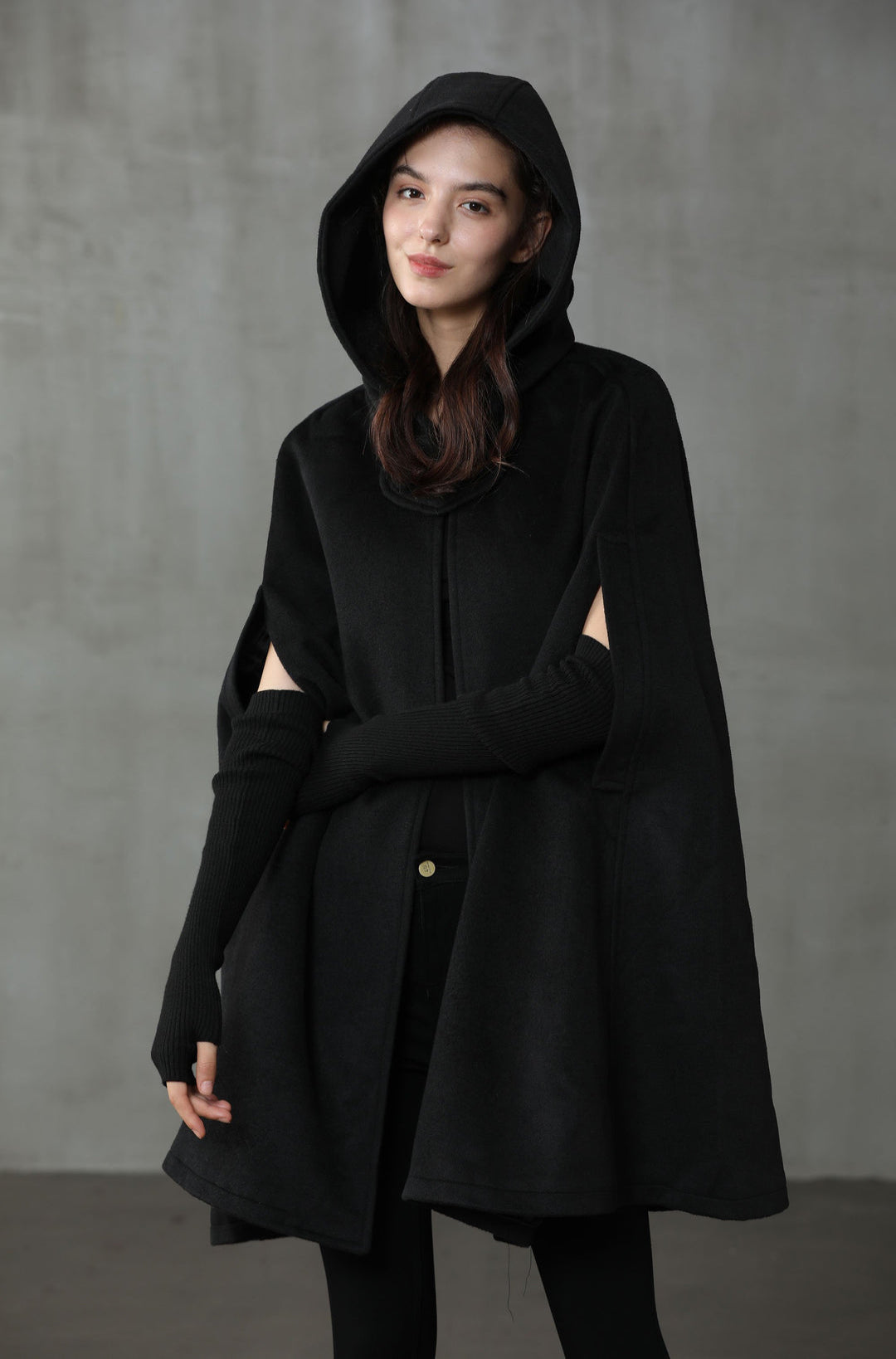 THE NEW YORKER | BLACK HOODED CASHMERE CAPE