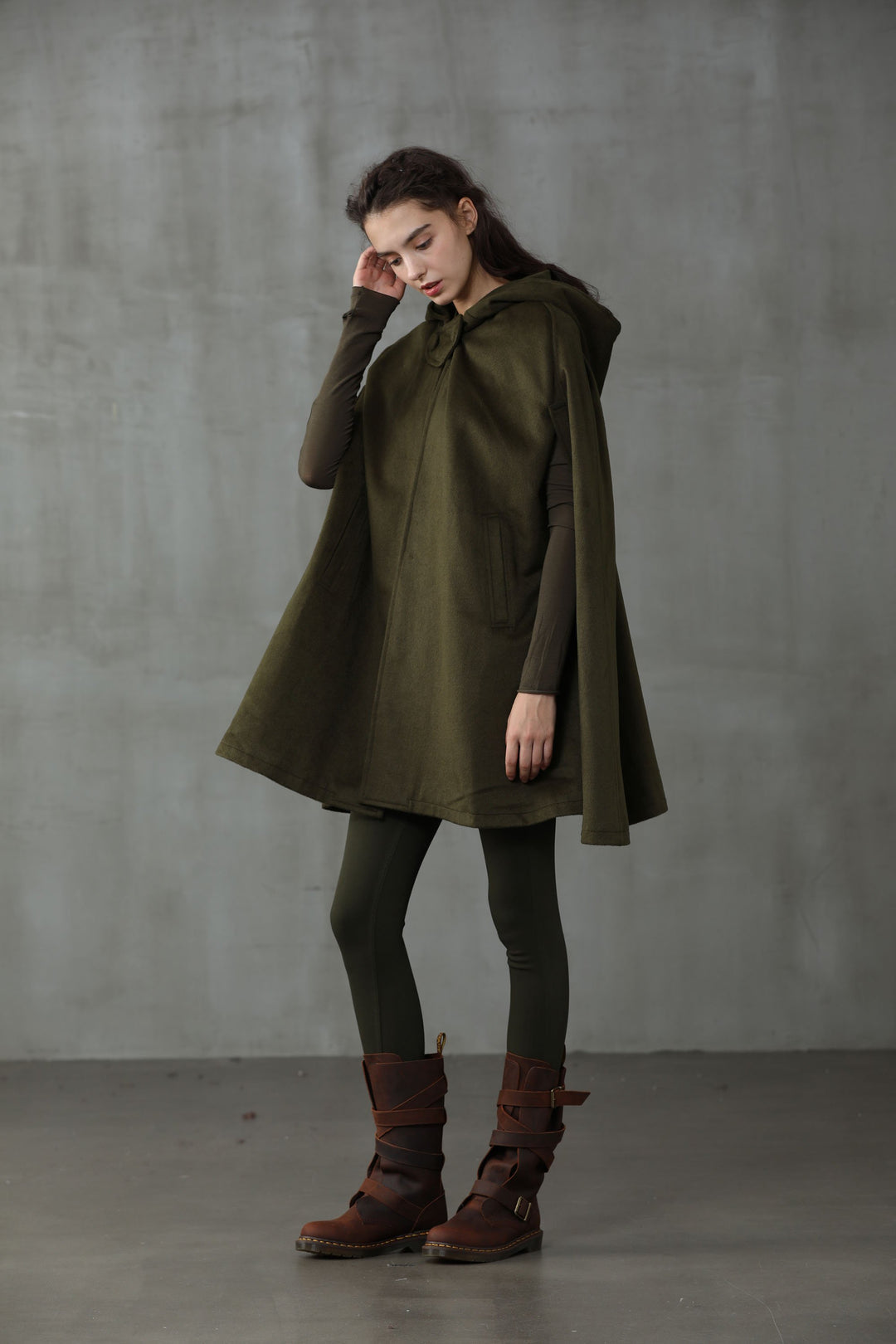 THE NEW YORKER | OLIVE HOODED CASHMERE CAPE