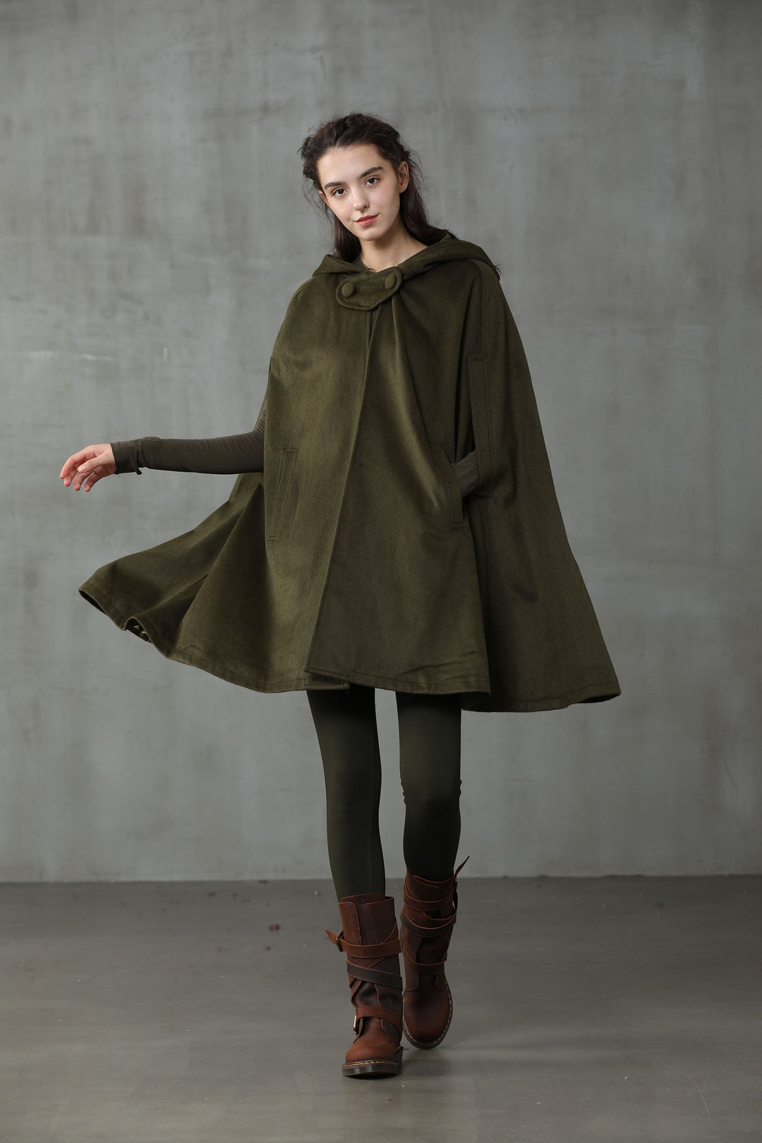 THE NEW YORKER | OLIVE HOODED CASHMERE CAPE