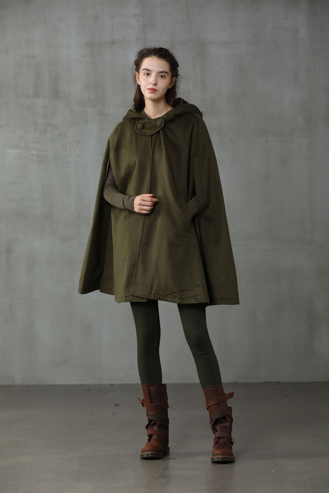 THE NEW YORKER | OLIVE HOODED CASHMERE CAPE