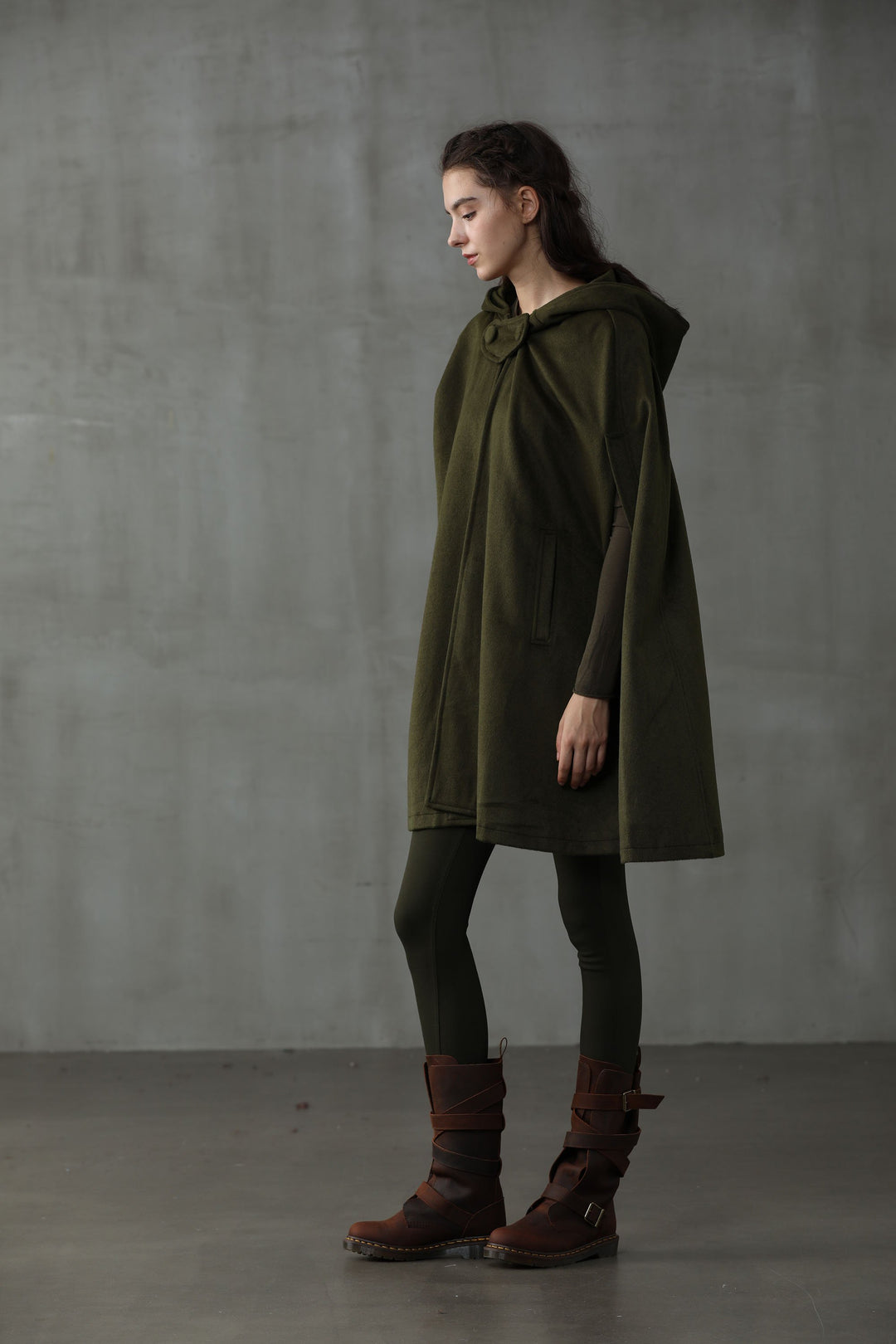 THE NEW YORKER | OLIVE HOODED CASHMERE CAPE