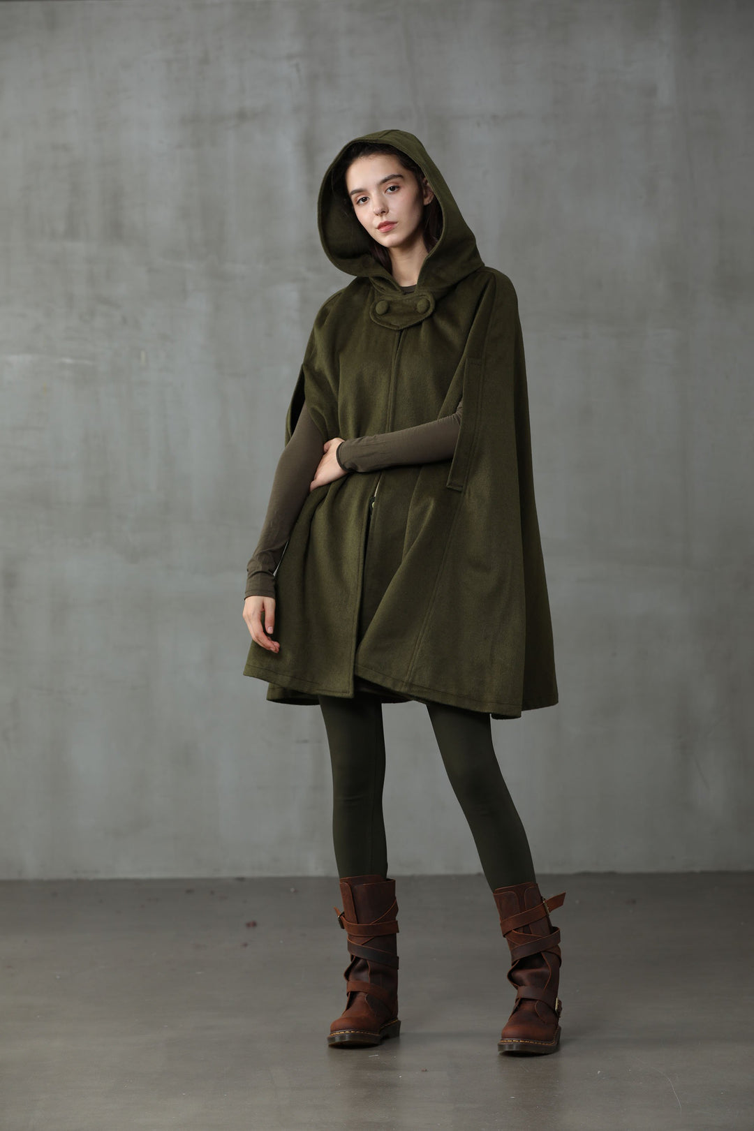 THE NEW YORKER | OLIVE HOODED CASHMERE CAPE