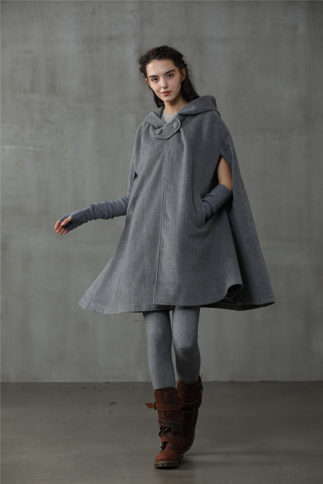 THE NEW YORKER | GRAY HOODED CASHMERE CAPE
