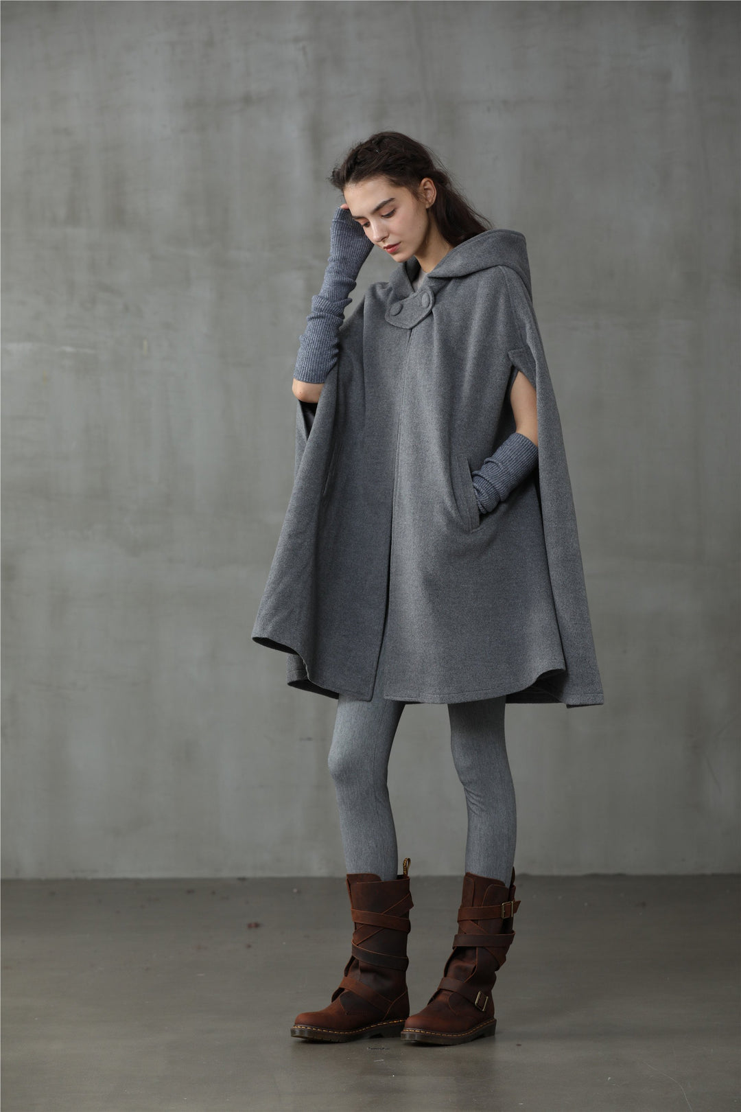 THE NEW YORKER | GRAY HOODED CASHMERE CAPE