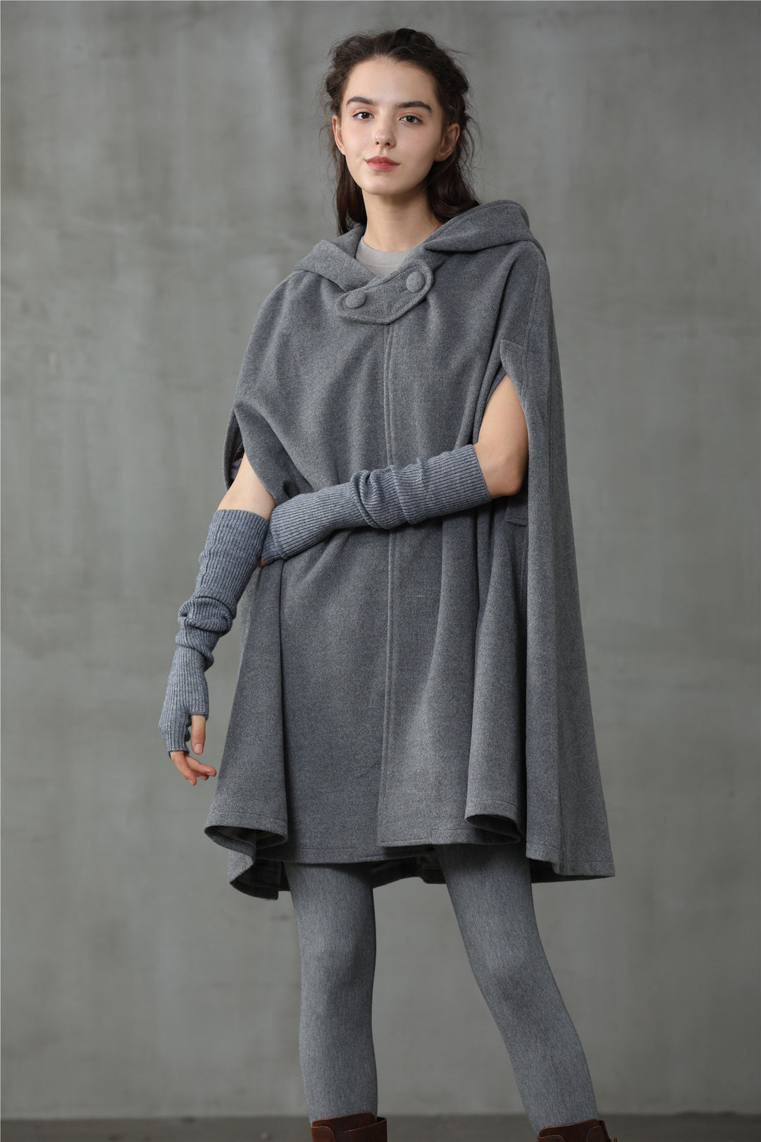 THE NEW YORKER | BLACK HOODED CASHMERE CAPE