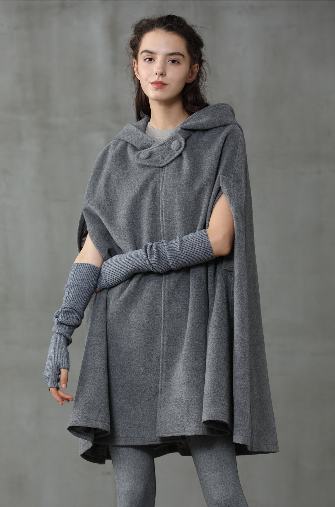 THE NEW YORKER | GRAY HOODED CASHMERE CAPE