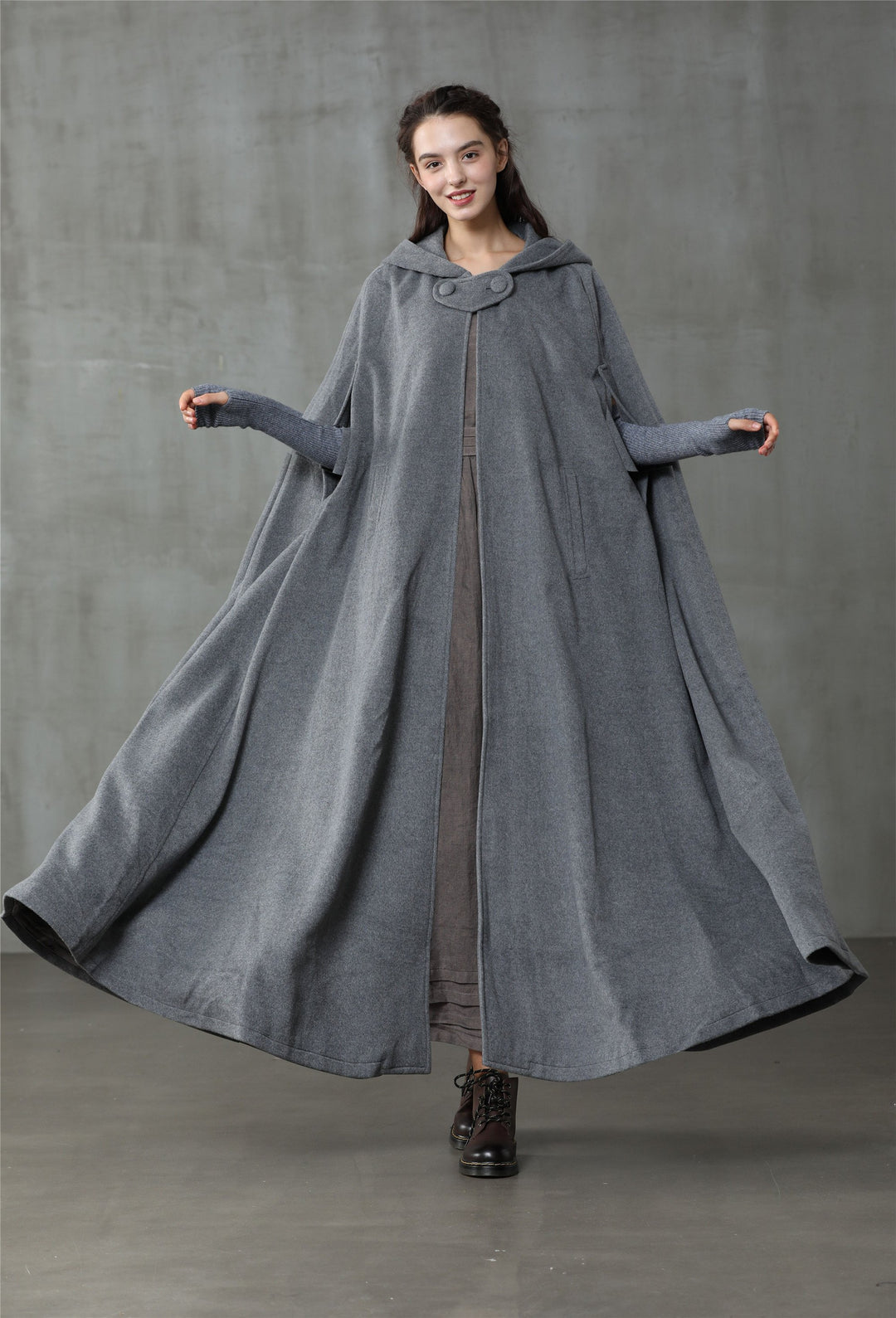 OUTLANDER GRAY WOOL CLOAK COAT