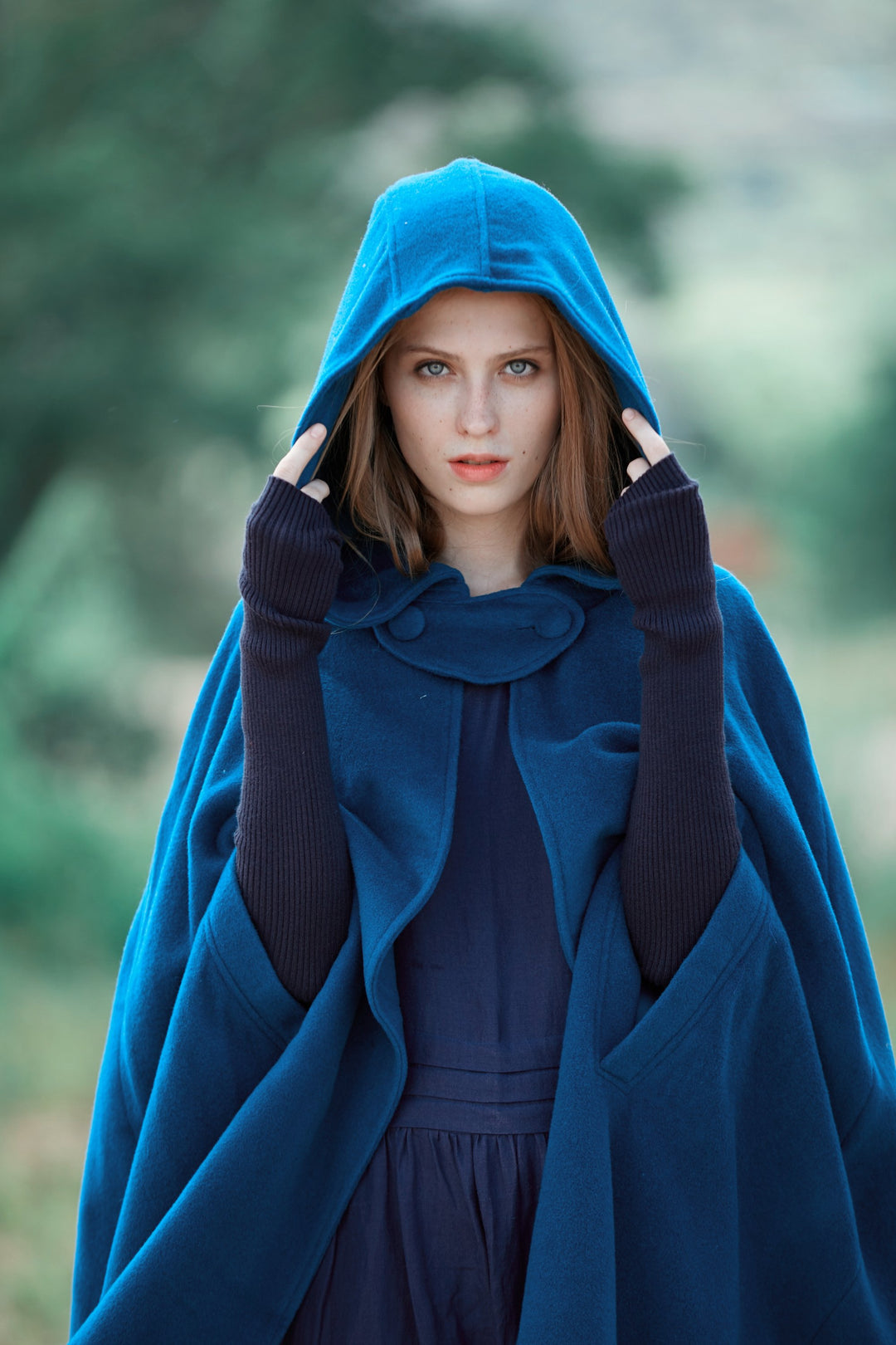 THE NEW YORKER | RED HOODED CASHMERE CAPE