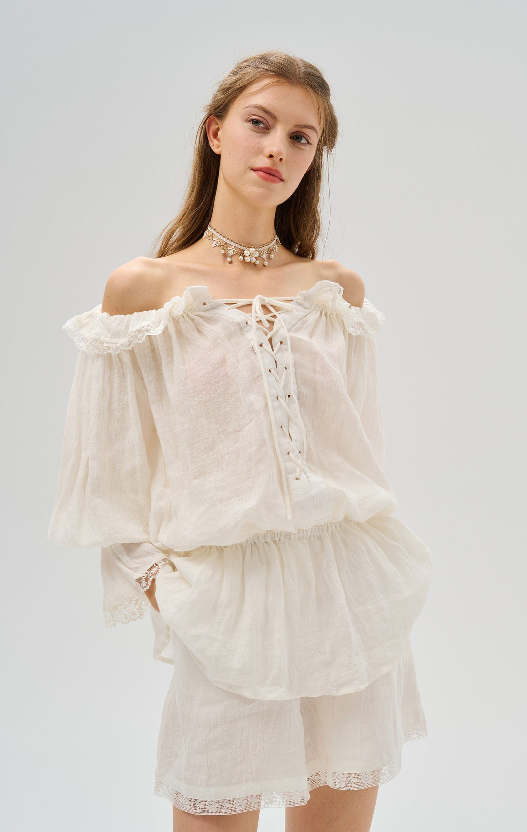 CANNA 100% LINEN SHORT WITH LACE